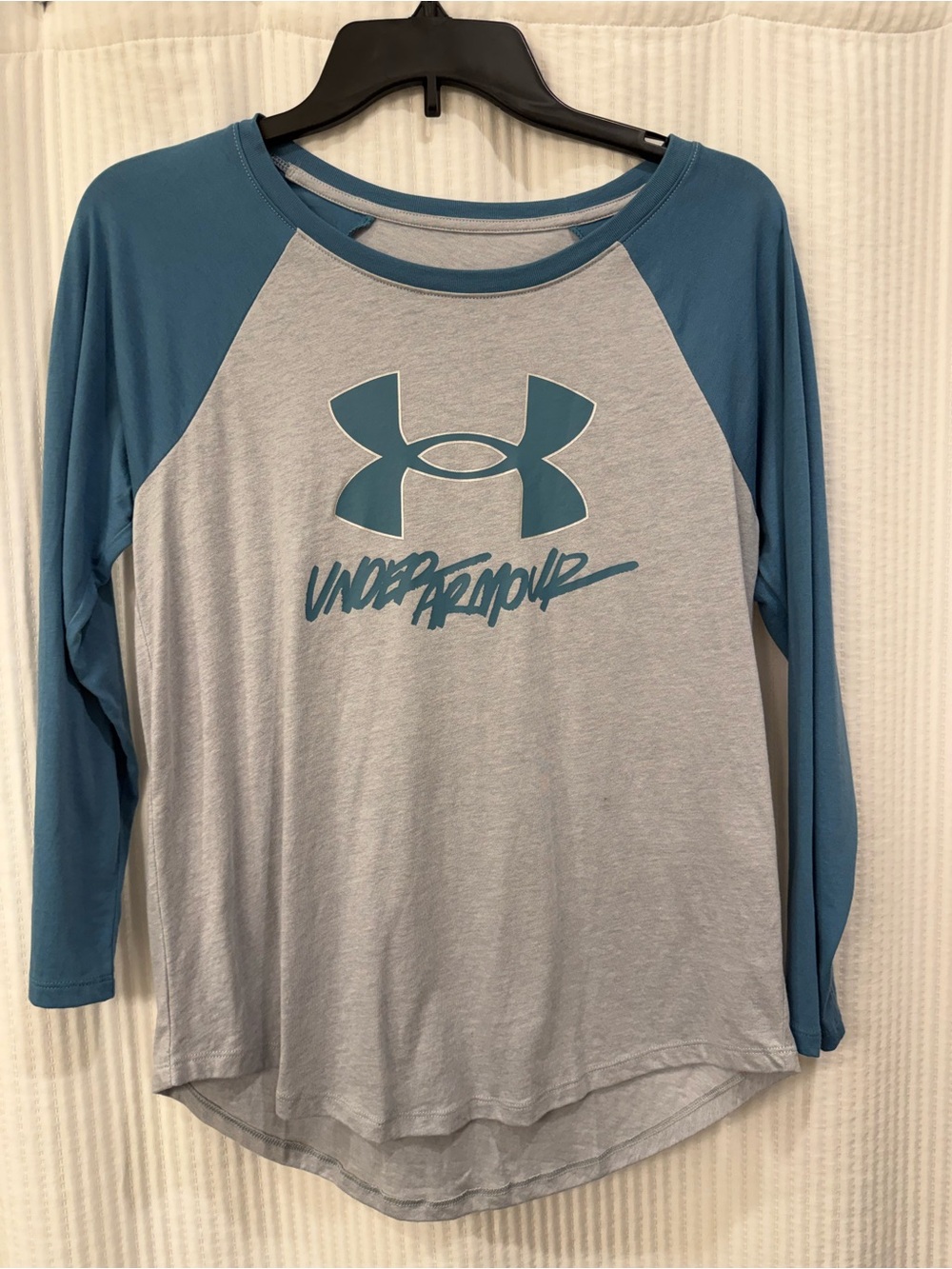 Under Armour Two-Tone Blue Raglan Logo Long Sleeve Top